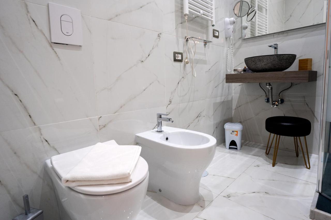 Antica Dimora Deluxe Bed & Breakfast Napoli Bagian luar foto