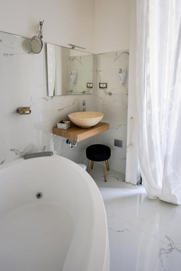 Antica Dimora Deluxe Bed & Breakfast Napoli Bagian luar foto