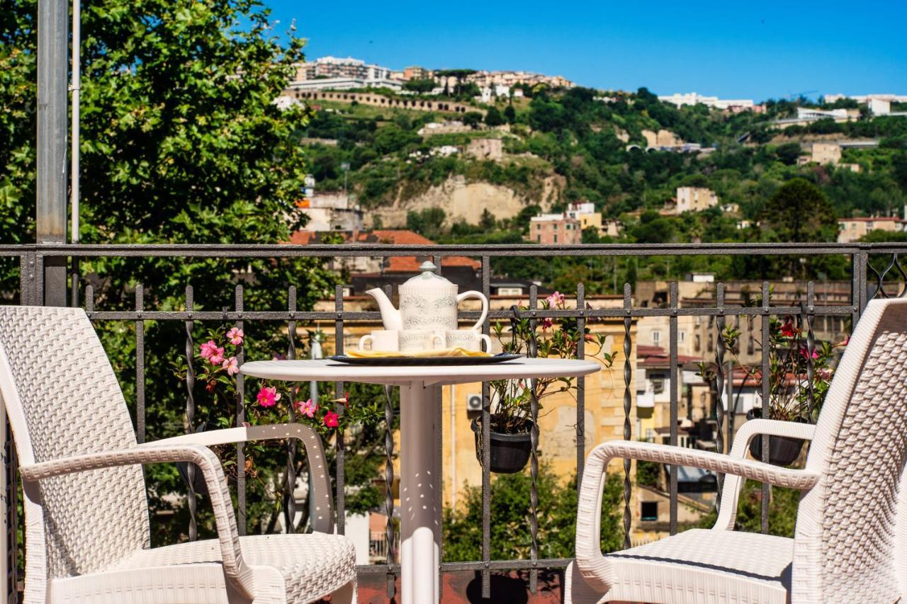 Antica Dimora Deluxe Bed & Breakfast Napoli Bagian luar foto