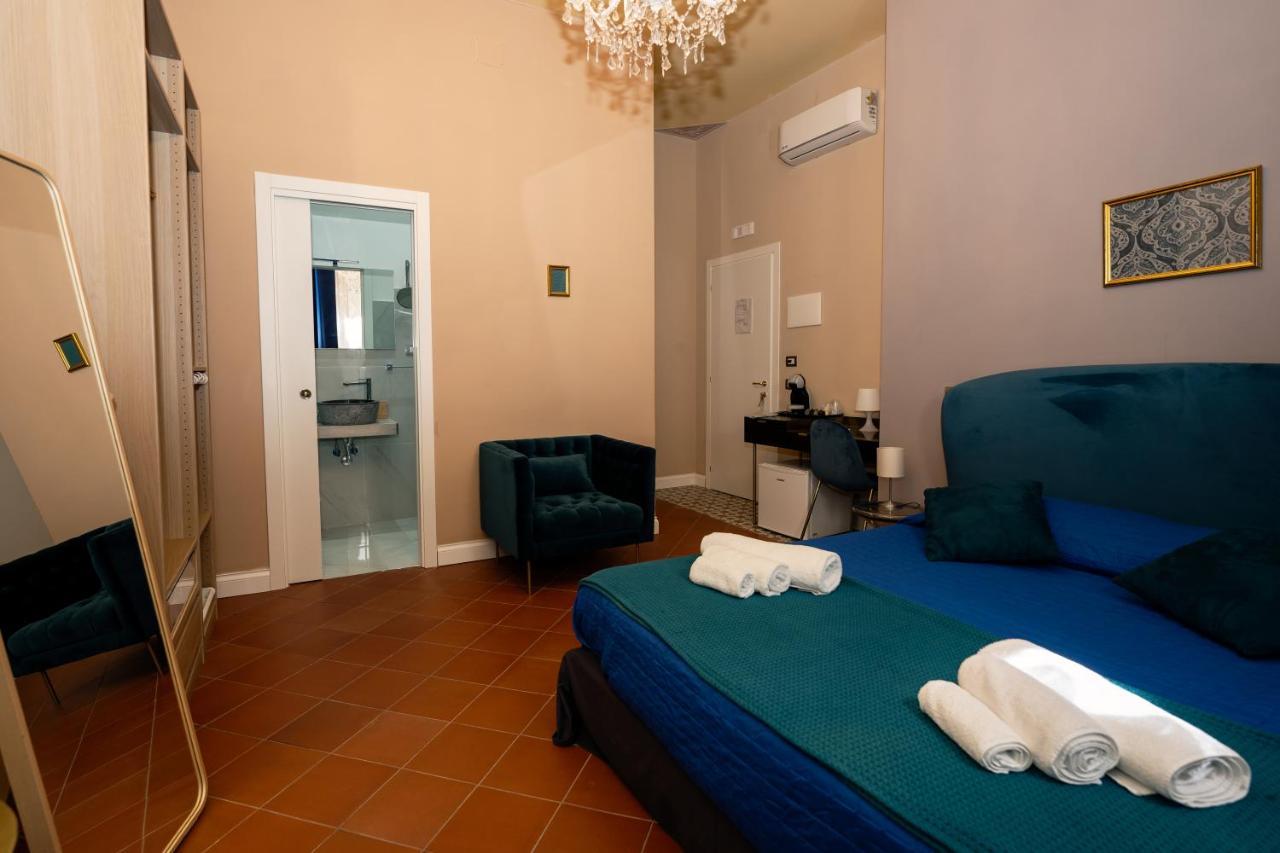 Antica Dimora Deluxe Bed & Breakfast Napoli Bagian luar foto