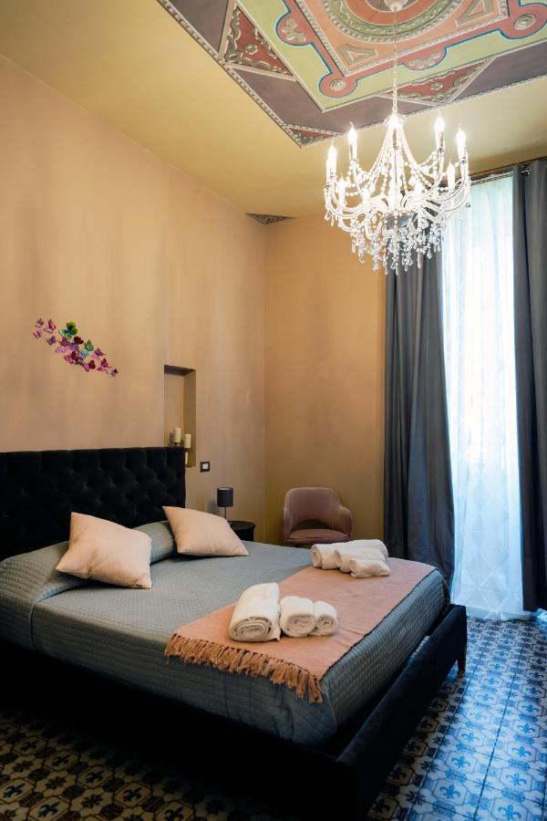 Antica Dimora Deluxe Bed & Breakfast Napoli Bagian luar foto