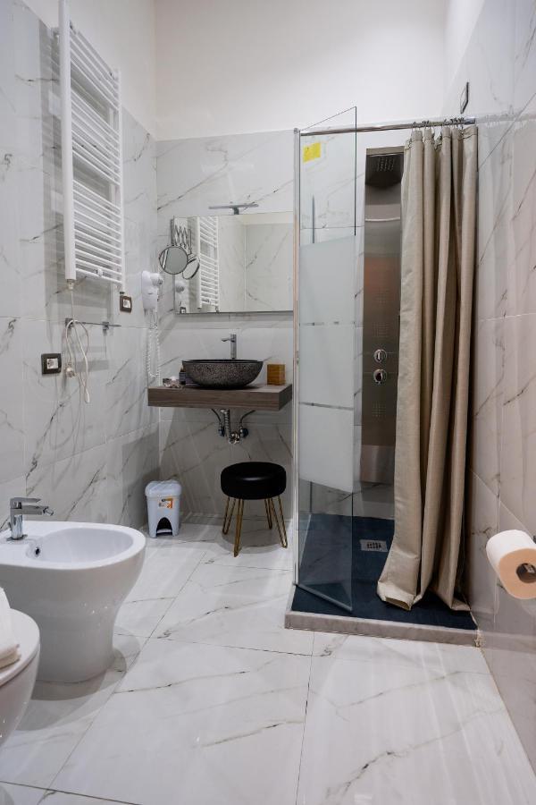 Antica Dimora Deluxe Bed & Breakfast Napoli Bagian luar foto