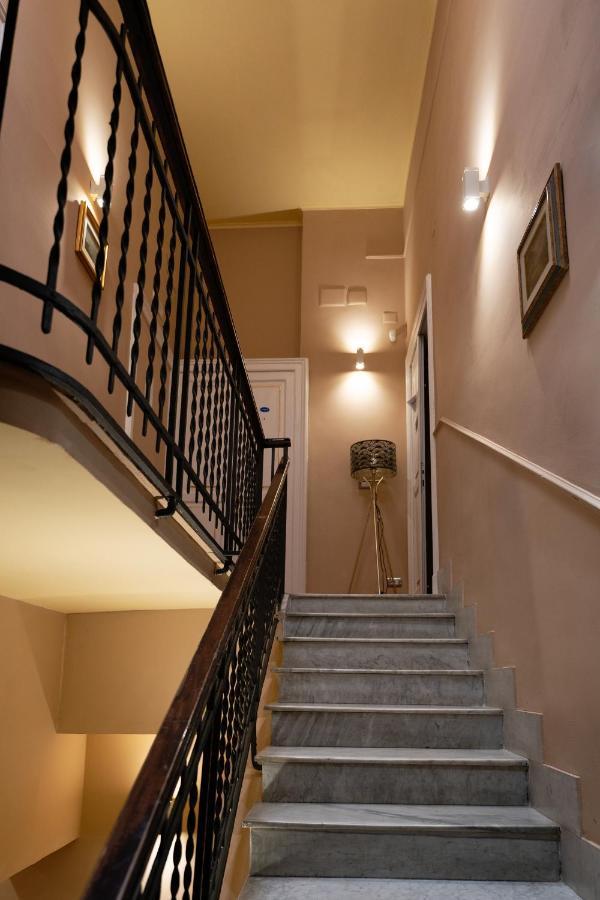 Antica Dimora Deluxe Bed & Breakfast Napoli Bagian luar foto