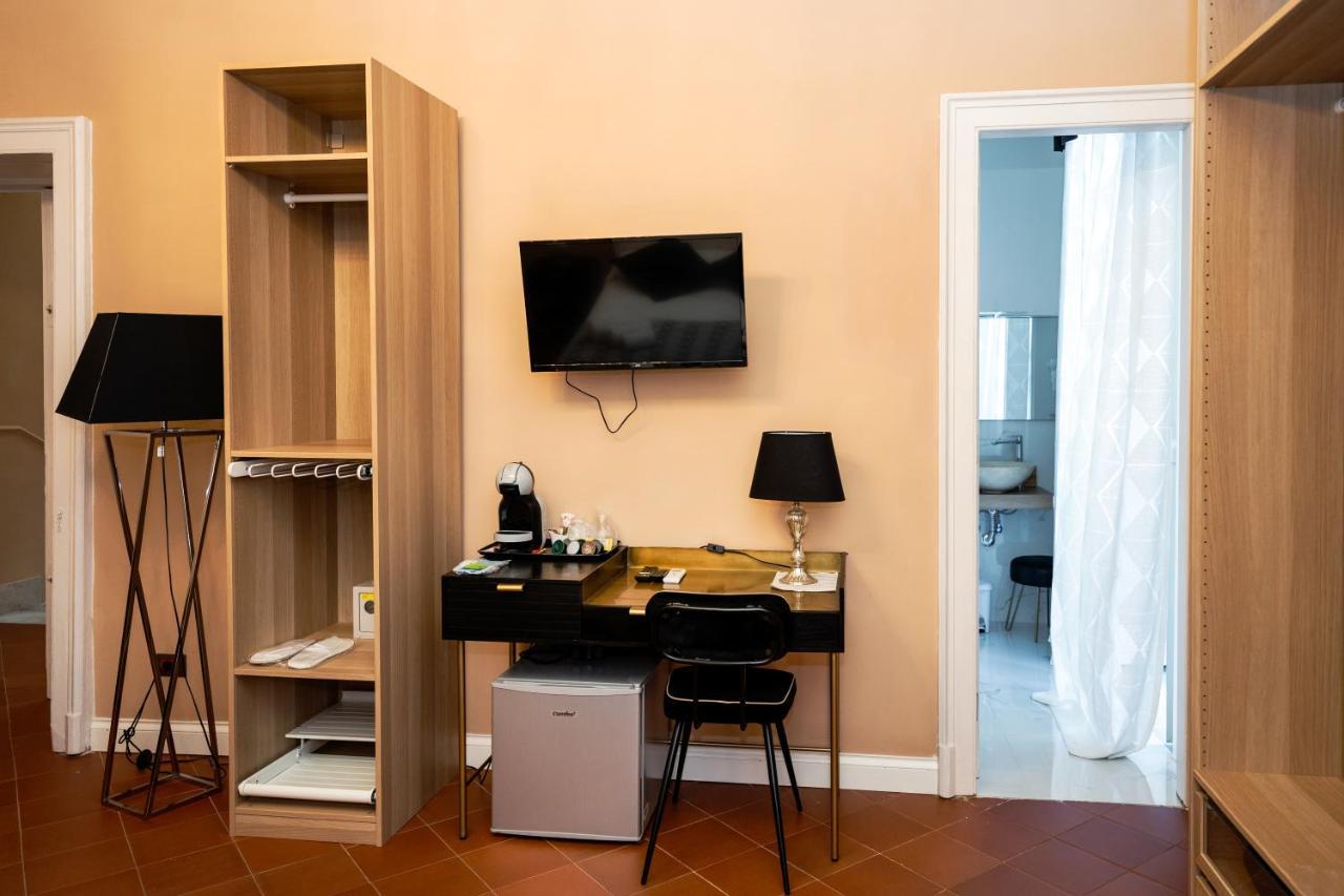 Antica Dimora Deluxe Bed & Breakfast Napoli Bagian luar foto