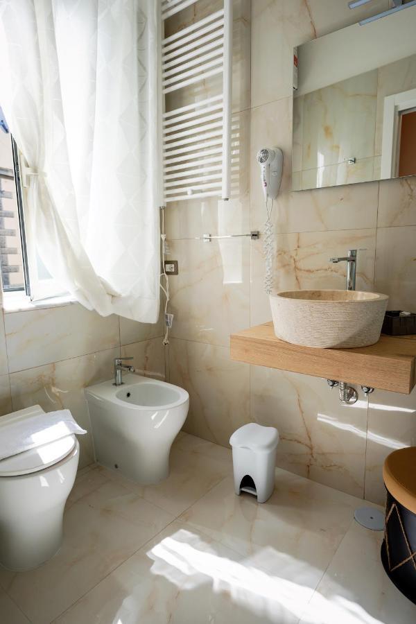 Antica Dimora Deluxe Bed & Breakfast Napoli Bagian luar foto