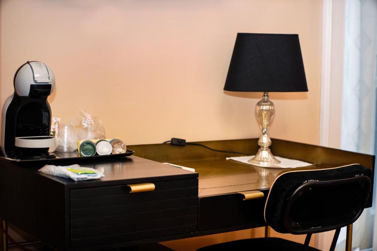 Antica Dimora Deluxe Bed & Breakfast Napoli Bagian luar foto