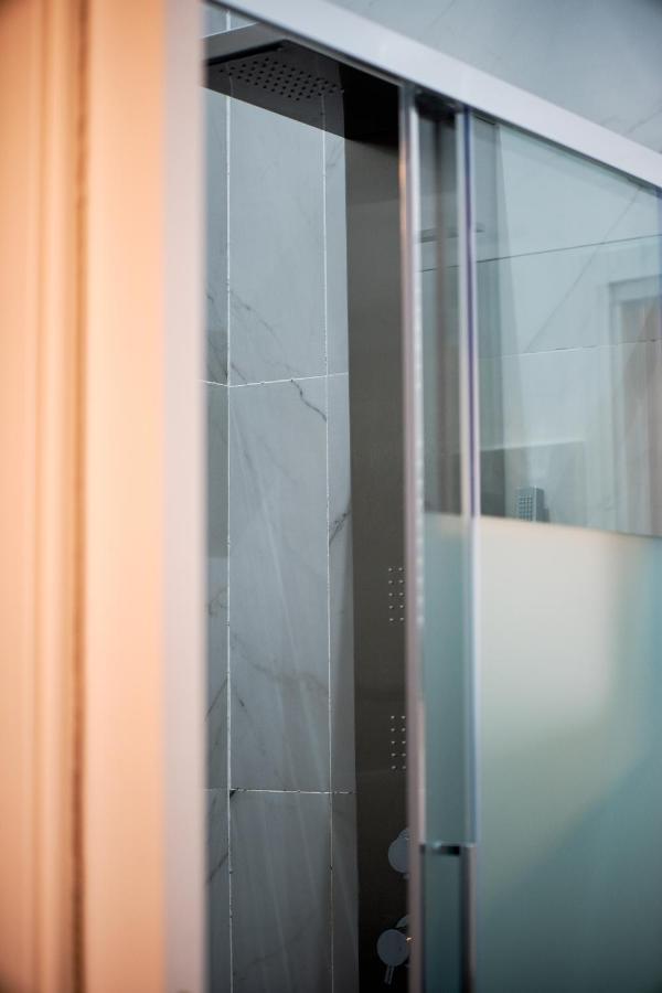 Antica Dimora Deluxe Bed & Breakfast Napoli Bagian luar foto