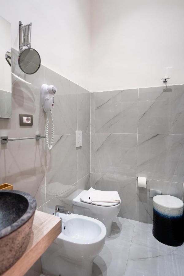 Antica Dimora Deluxe Bed & Breakfast Napoli Bagian luar foto